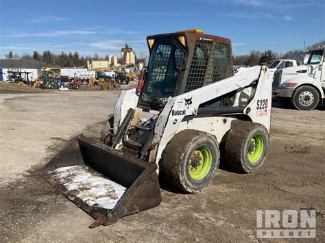 2004 Bobcat S220 Skid Steer Loader in Walton, Kentucky